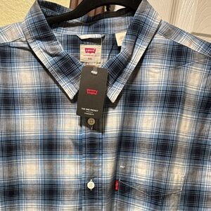 Levi's Men's Light and Dark Blue Plaid Button-Down Shirt